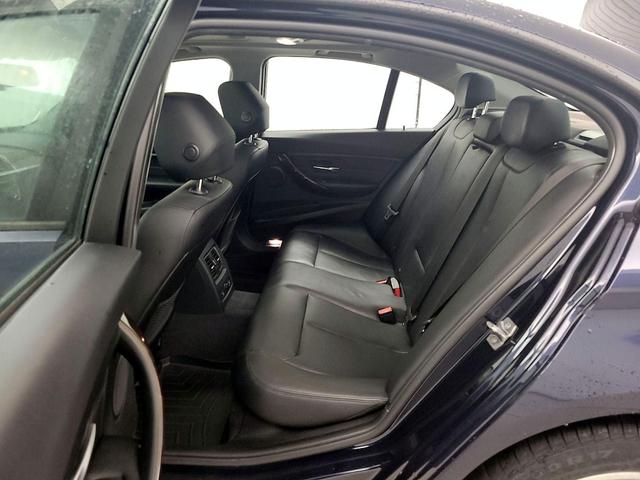 Photo of 2017 Blue BMW 320