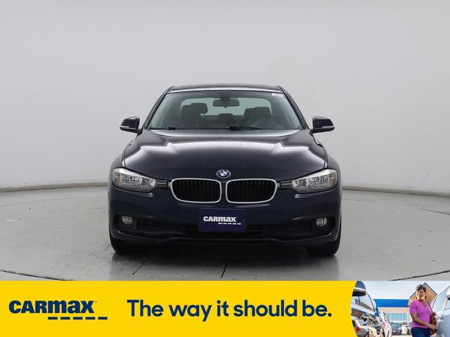 Photo of 2017 Blue BMW 320