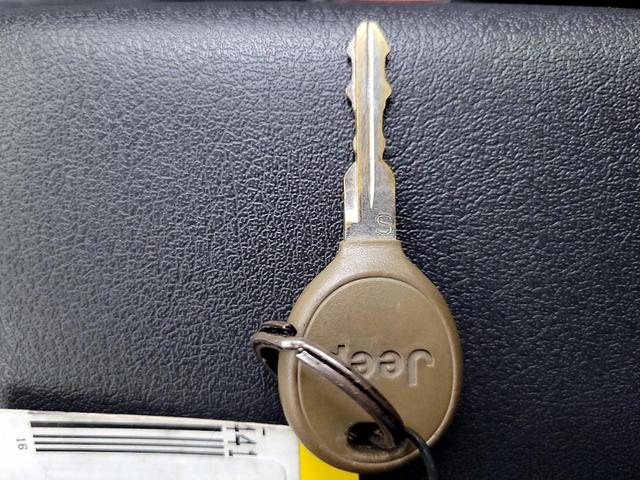 Photo of 2016 Gray Jeep Patriot