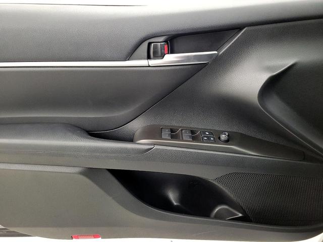 Photo of 2022 Silver Toyota Camry