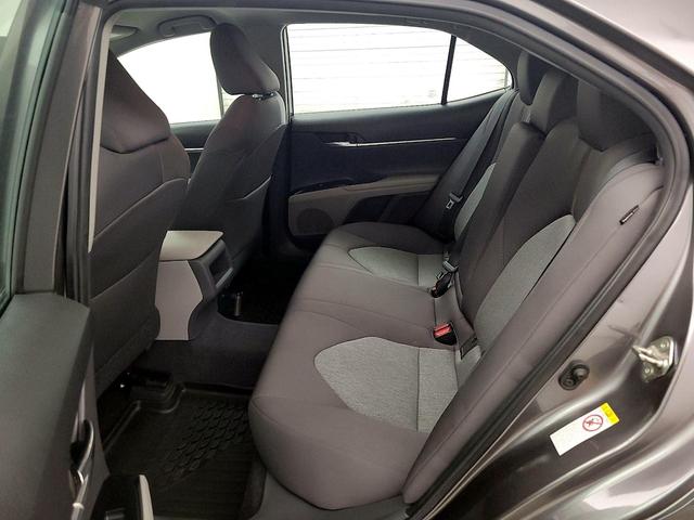Photo of 2019 Gray Toyota Camry