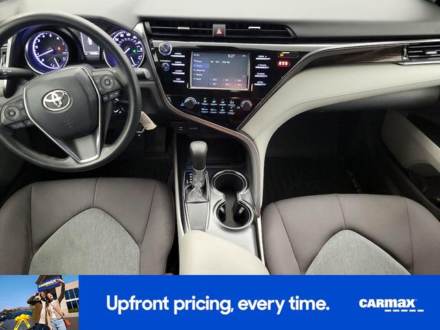 Photo of 2019 Gray Toyota Camry