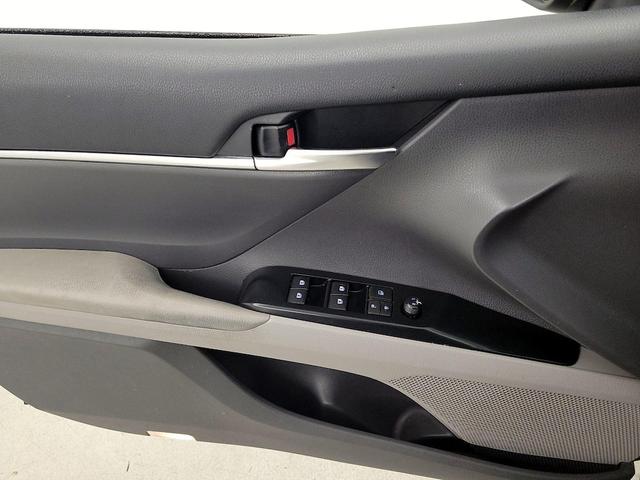 Photo of 2019 Gray Toyota Camry