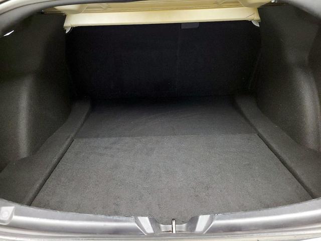 Photo of 2022 White Tesla Model 3