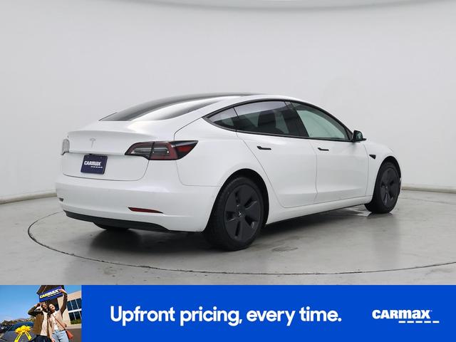 Photo of 2022 White Tesla Model 3