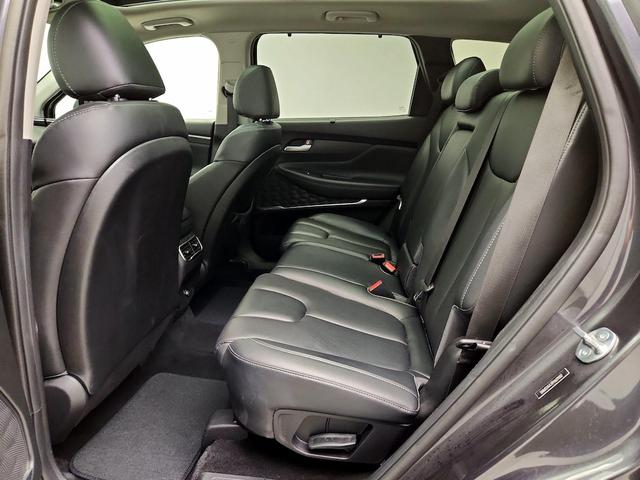 Photo of 2023 Black Hyundai SANTA FE