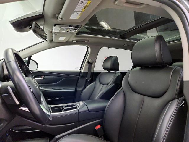 Photo of 2023 Black Hyundai SANTA FE