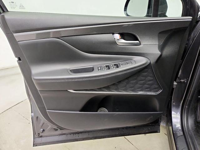 Photo of 2023 Black Hyundai SANTA FE