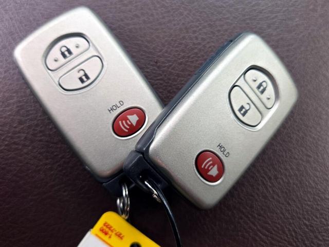 Photo of 2016 Gray Toyota 4Runner