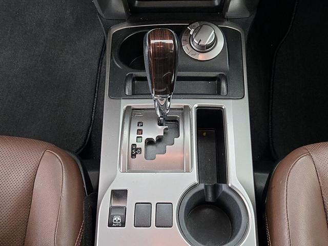 Photo of 2016 Gray Toyota 4Runner
