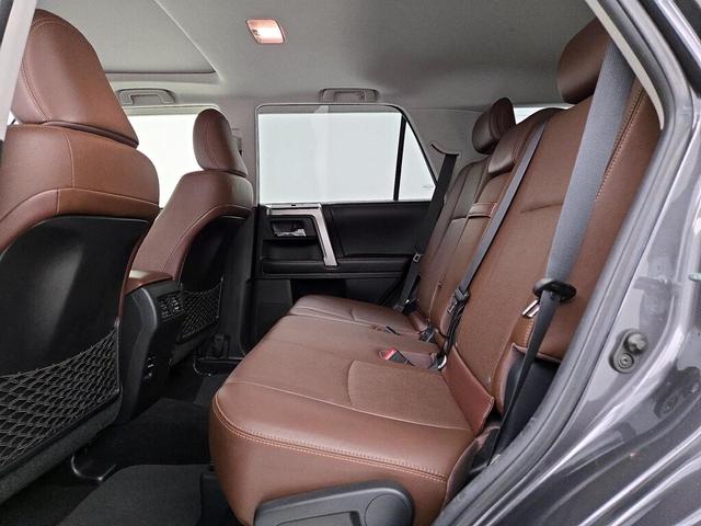 Photo of 2016 Gray Toyota 4Runner