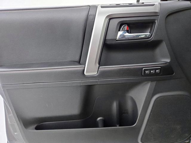 Photo of 2016 Gray Toyota 4Runner