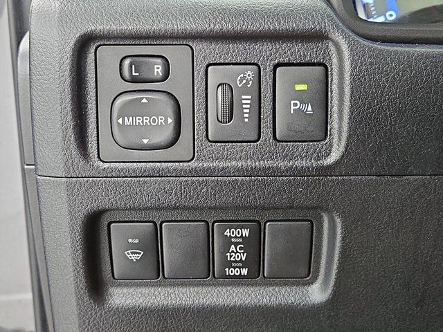 Photo of 2016 Gray Toyota 4Runner