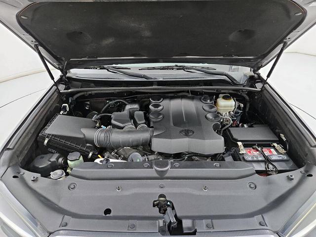 Photo of 2016 Gray Toyota 4Runner