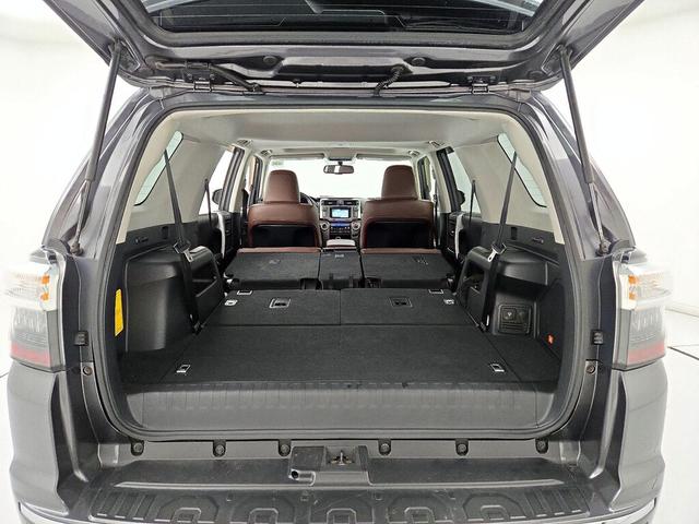 Photo of 2016 Gray Toyota 4Runner