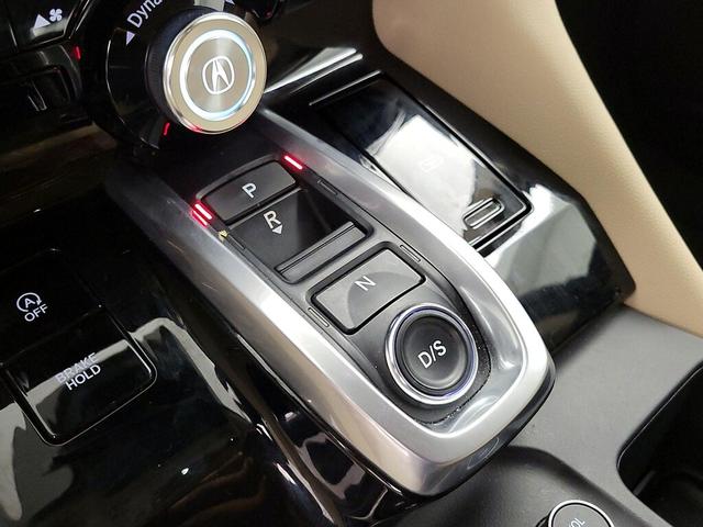 Photo of 2023 White Acura MDX