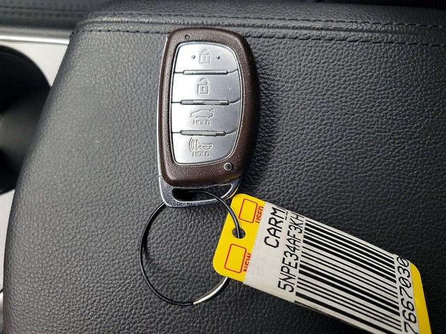 Photo of 2019 White Hyundai SONATA