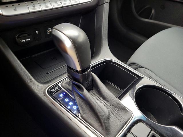 Photo of 2019 White Hyundai SONATA