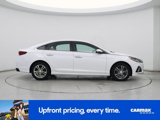 Photo of 2019 White Hyundai SONATA
