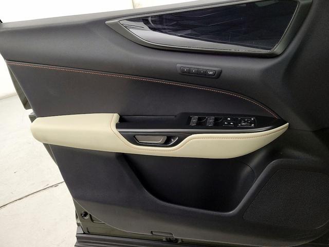 Photo of 2022 Green Lexus NX 350