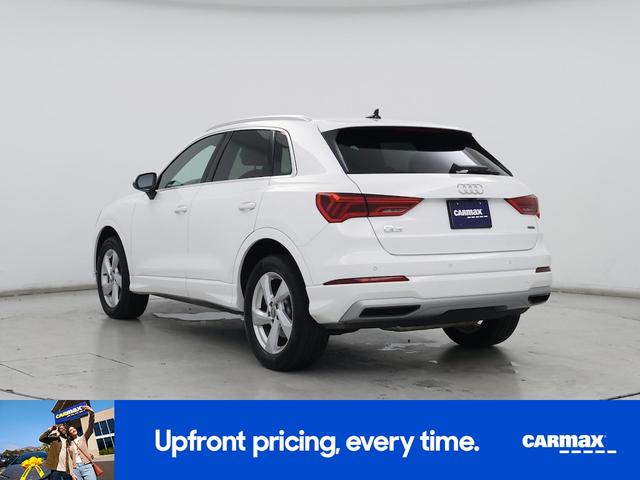 Photo of 2019 White Audi Q3