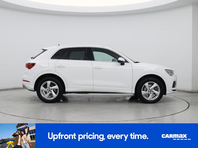 Photo of 2019 White Audi Q3