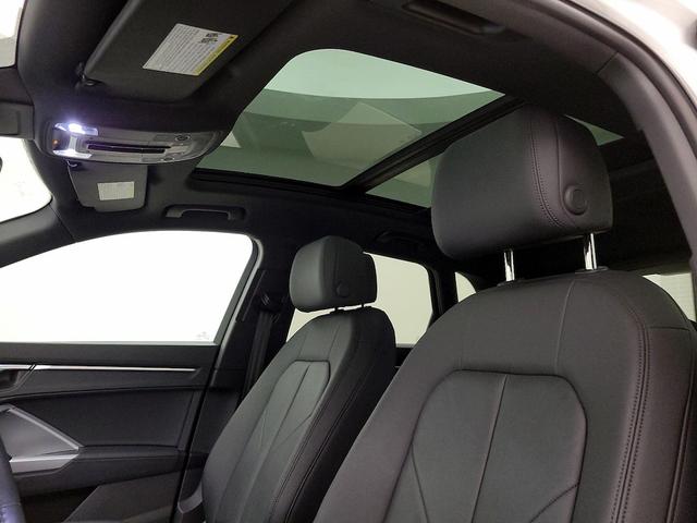 Photo of 2019 White Audi Q3
