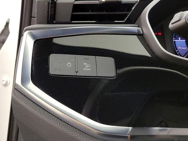 Photo of 2019 White Audi Q3