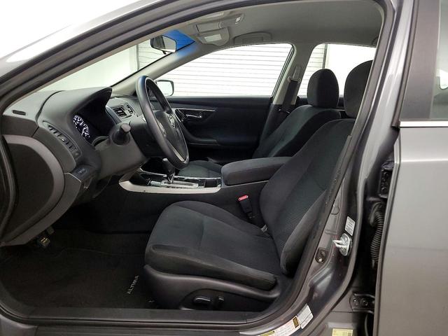 Photo of 2014 Gray Nissan Altima