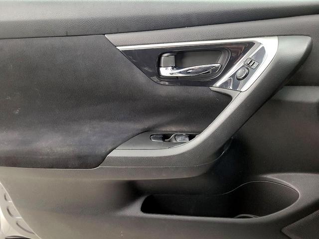Photo of 2014 Gray Nissan Altima