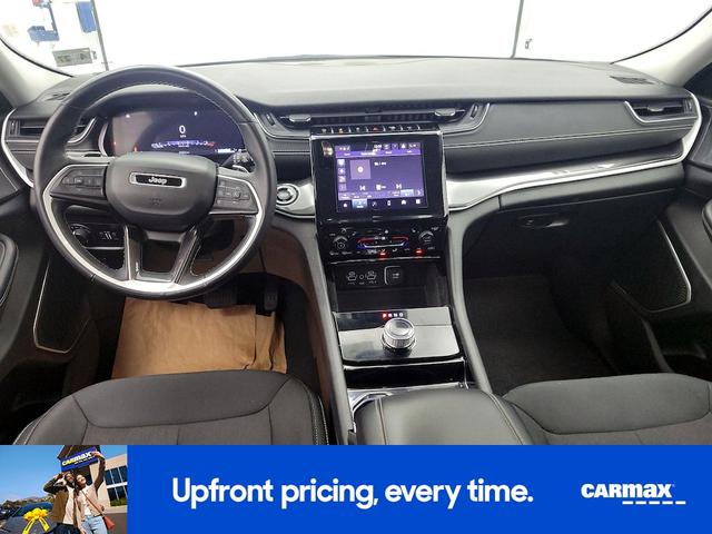 Photo of 2022 Gray Jeep Grand Cherokee