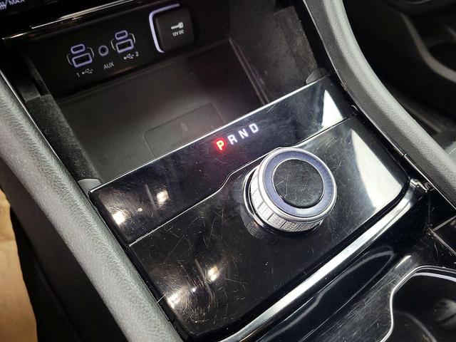 Photo of 2022 Gray Jeep Grand Cherokee