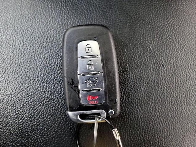 Photo of 2013 Gray Hyundai ELANTRA