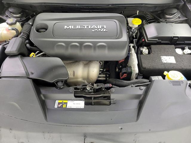 Photo of 2018 Gray Jeep Cherokee