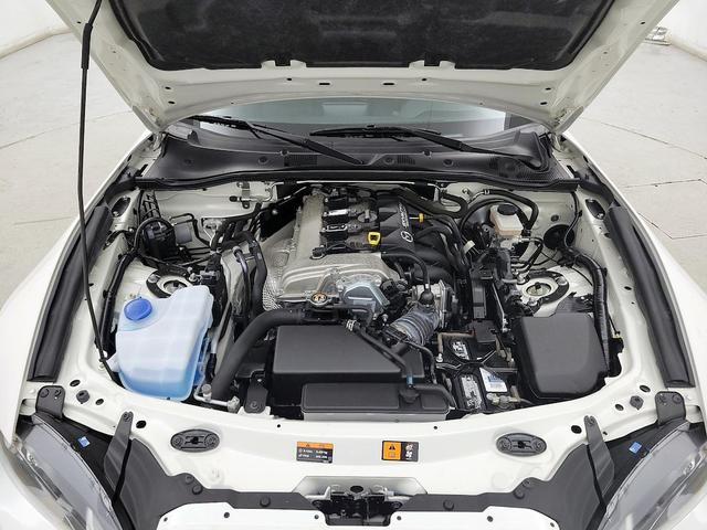 Photo of 2016 White Mazda MX-5 Miata