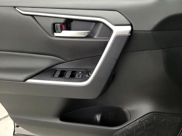 Photo of 2022 Silver Toyota RAV4