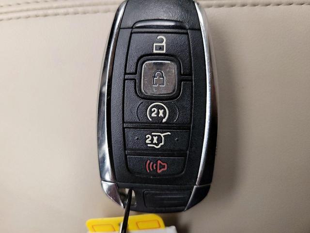 Photo of 2019 Tan Lincoln MKC