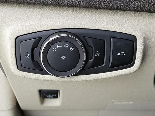 Photo of 2019 Tan Lincoln MKC
