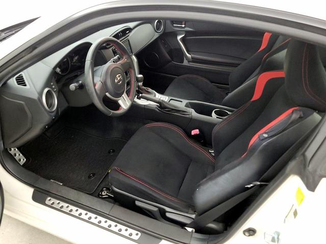 Photo of 2016 White Scion FR-S