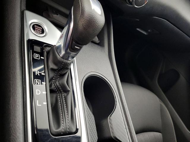 Photo of 2020 Black Nissan Altima