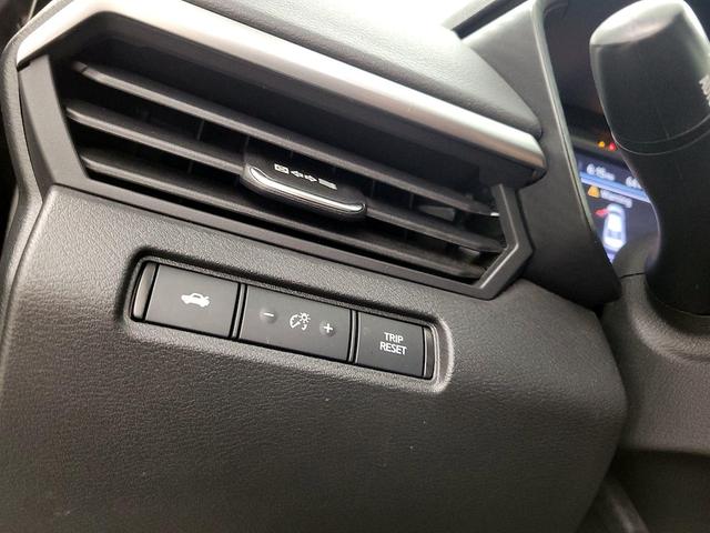 Photo of 2020 Black Nissan Altima
