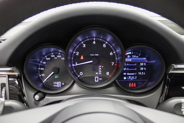 Photo of 2025 White Porsche Macan