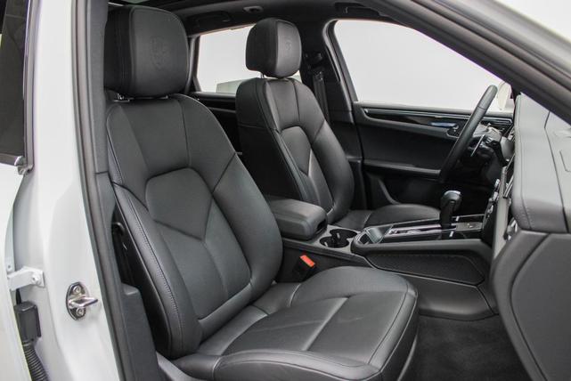 Photo of 2025 White Porsche Macan