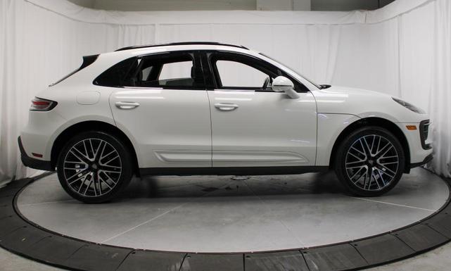 Photo of 2025 White Porsche Macan
