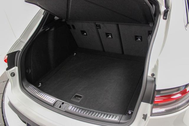 Photo of 2025 White Porsche Macan
