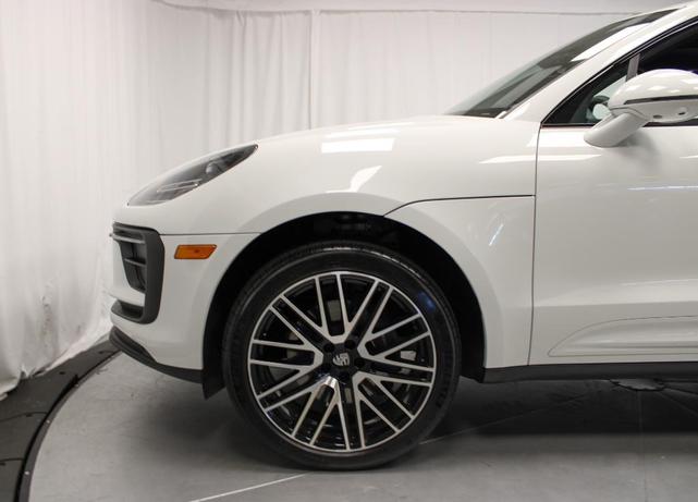 Photo of 2025 White Porsche Macan