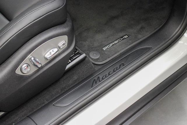 Photo of 2025 White Porsche Macan