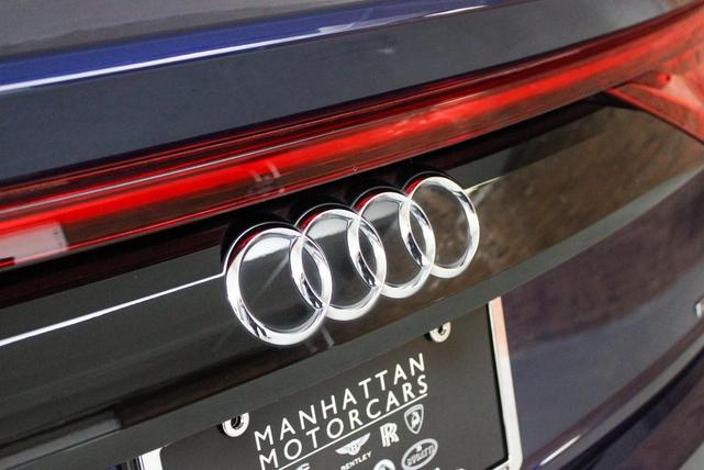Photo of 2021 Navarra Blue Metallic Audi Q8