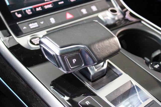Photo of 2021 Navarra Blue Metallic Audi Q8