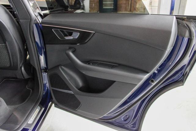 Photo of 2021 Navarra Blue Metallic Audi Q8